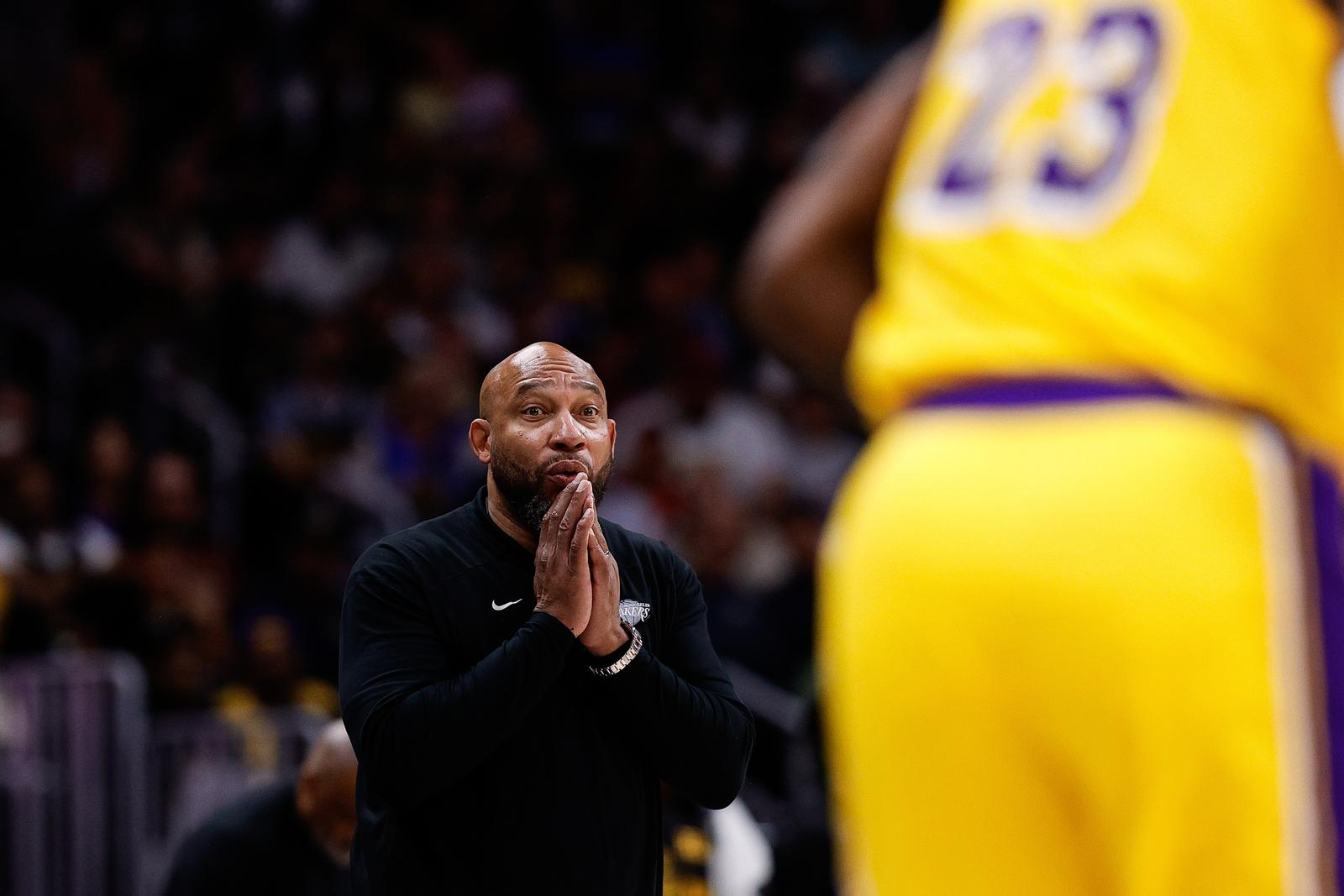 Lakersi poslušali navijače i otpustili trenera