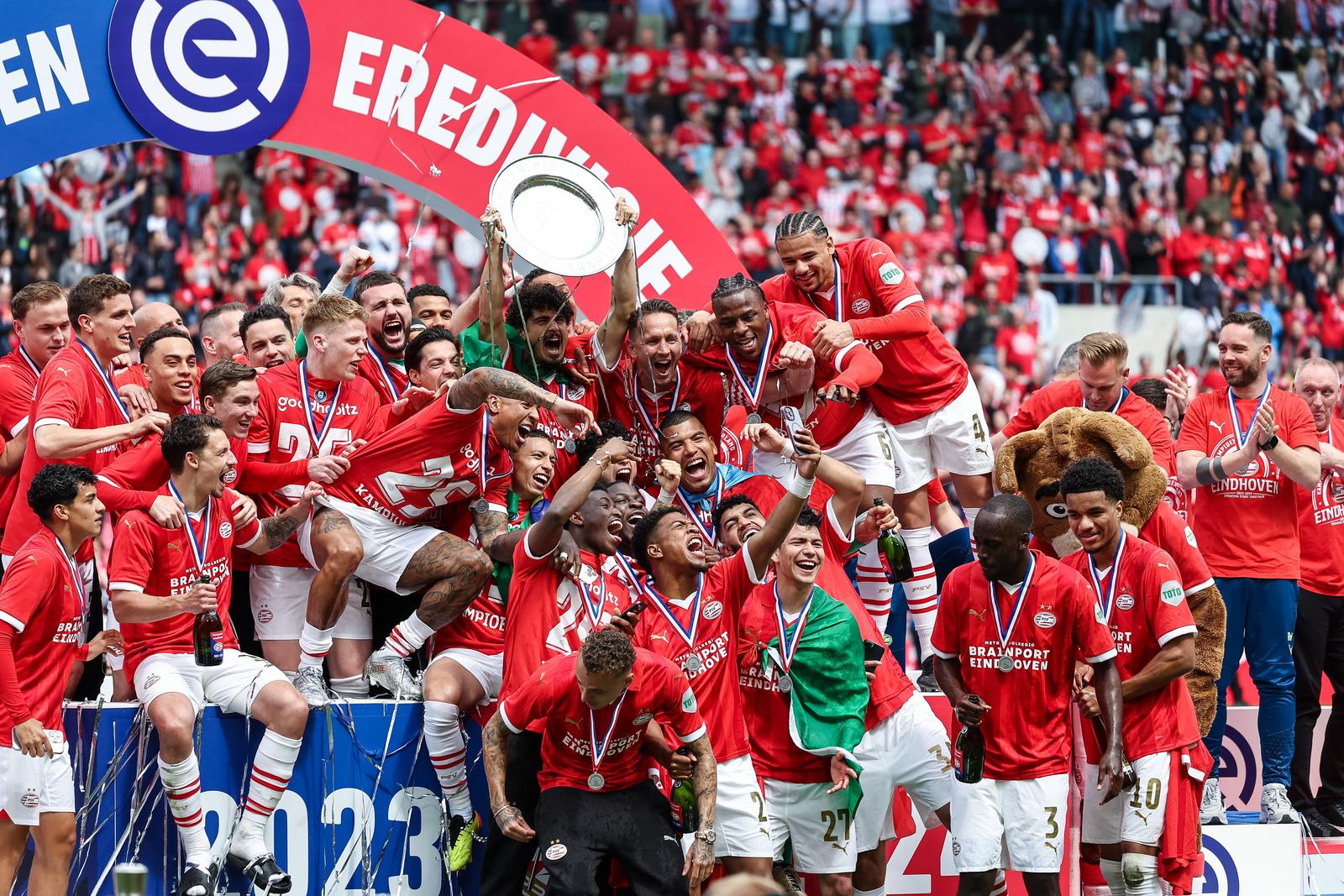 PSV osvojio 25. titulu prvaka Nizozemske, ubilježili samo jedan poraz u sezoni