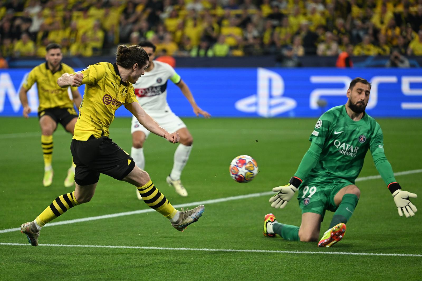 Dortmund ima minimalnu prednost protiv PSG-a na poluvremenu