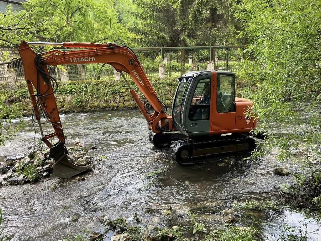 Klub sportskih ribolovaca Travnik očistio korito rijeke Lašve