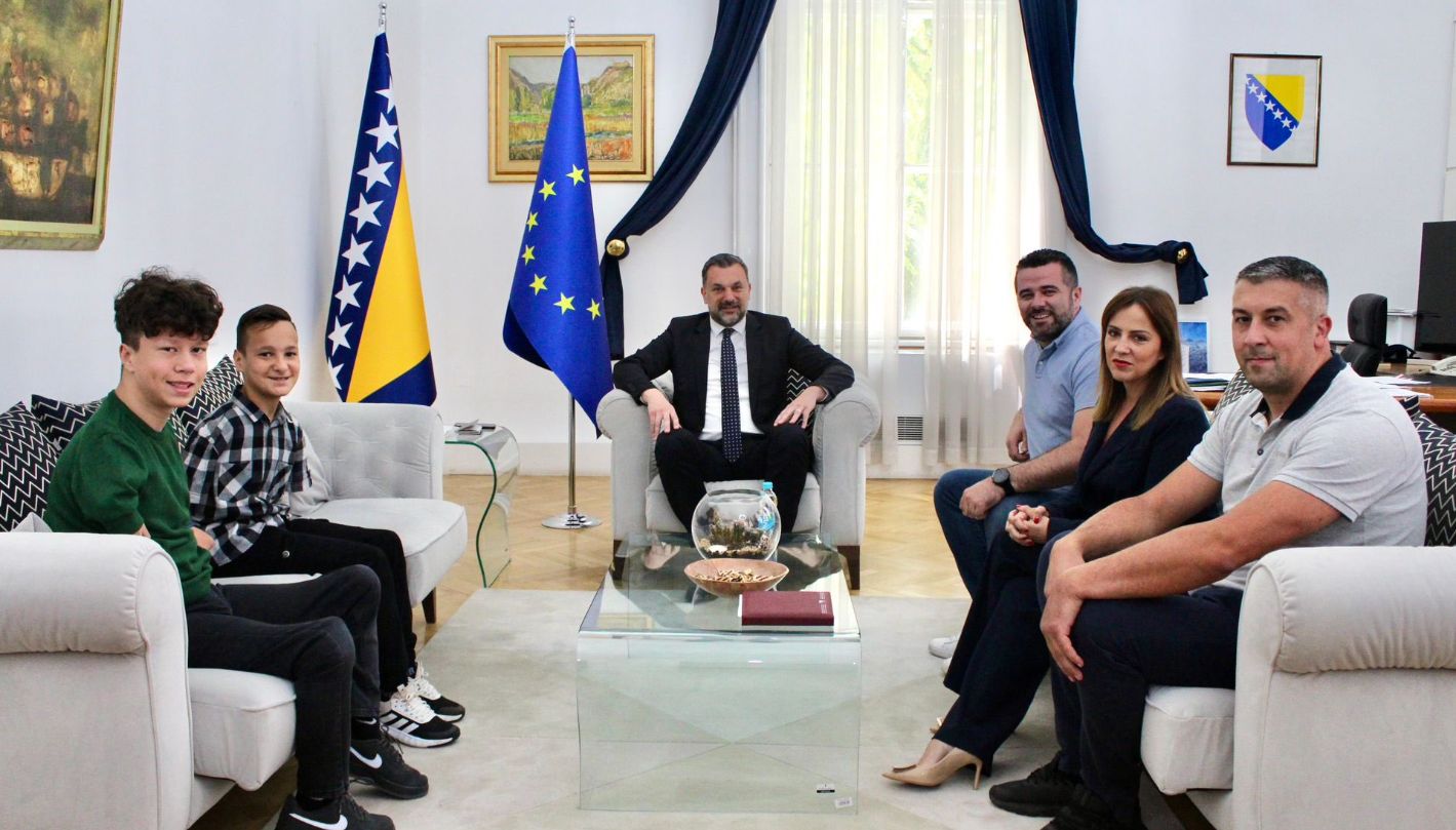 Paraplivačima Barlovu i Zulfiću uručeni diplomatski pasoši Bosne i Hercegovine