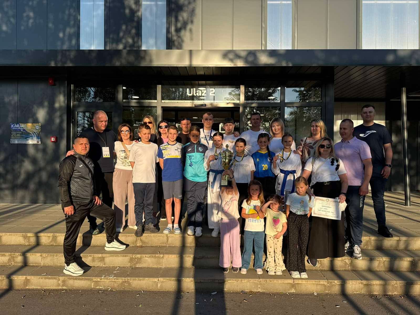 Karate klub “Mladost” briljirao na Državnom prvenstvu BiH: Osvojeno 10 medalja i ekipno treće mjesto
