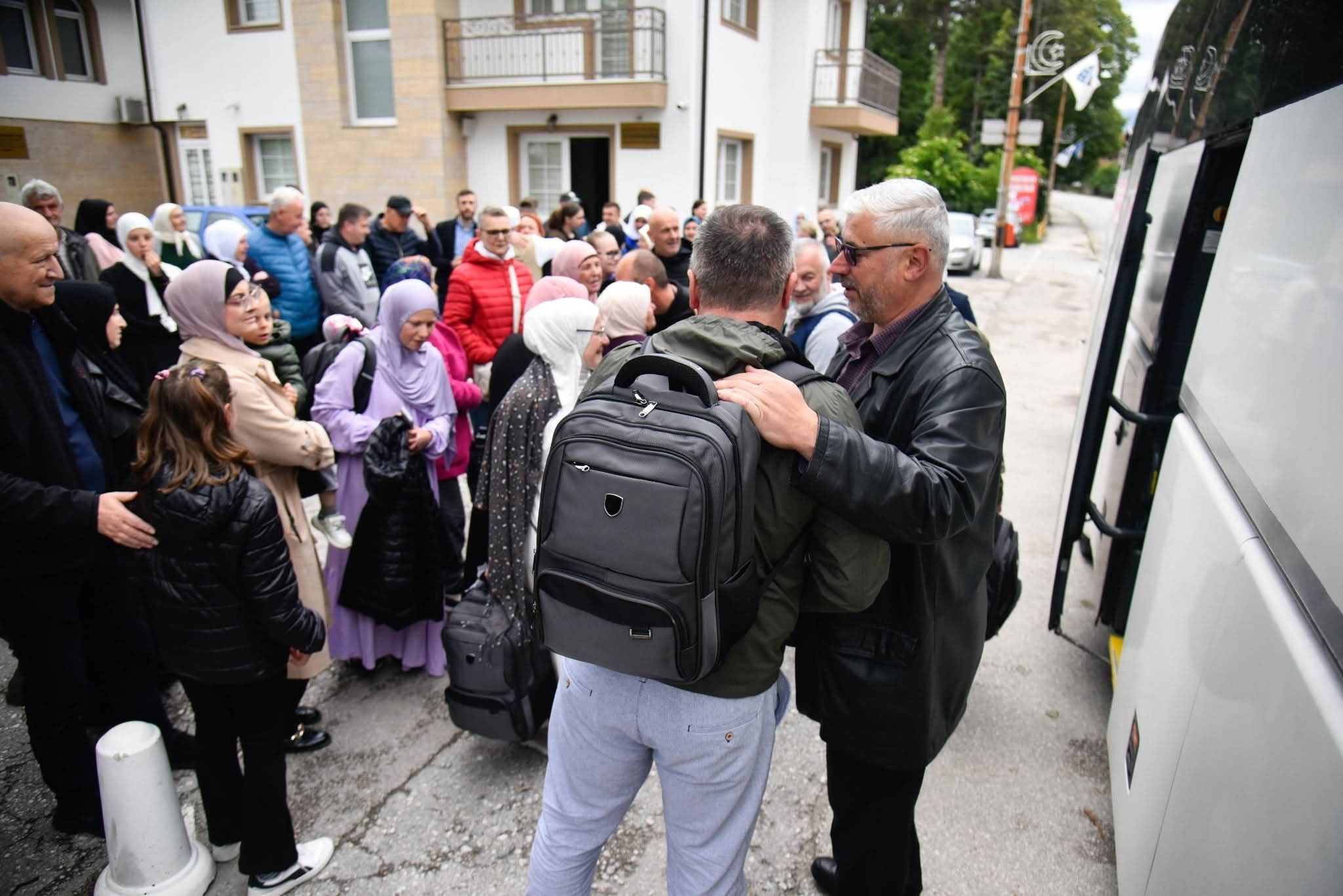 Ispraćene hadžije iz Viteza.